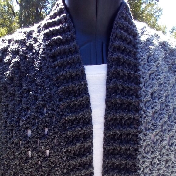 Handed Crafted Hexagon Cardigan, Size Large, Color Medium Gray and Dark Gray. - Picture 6 of 6